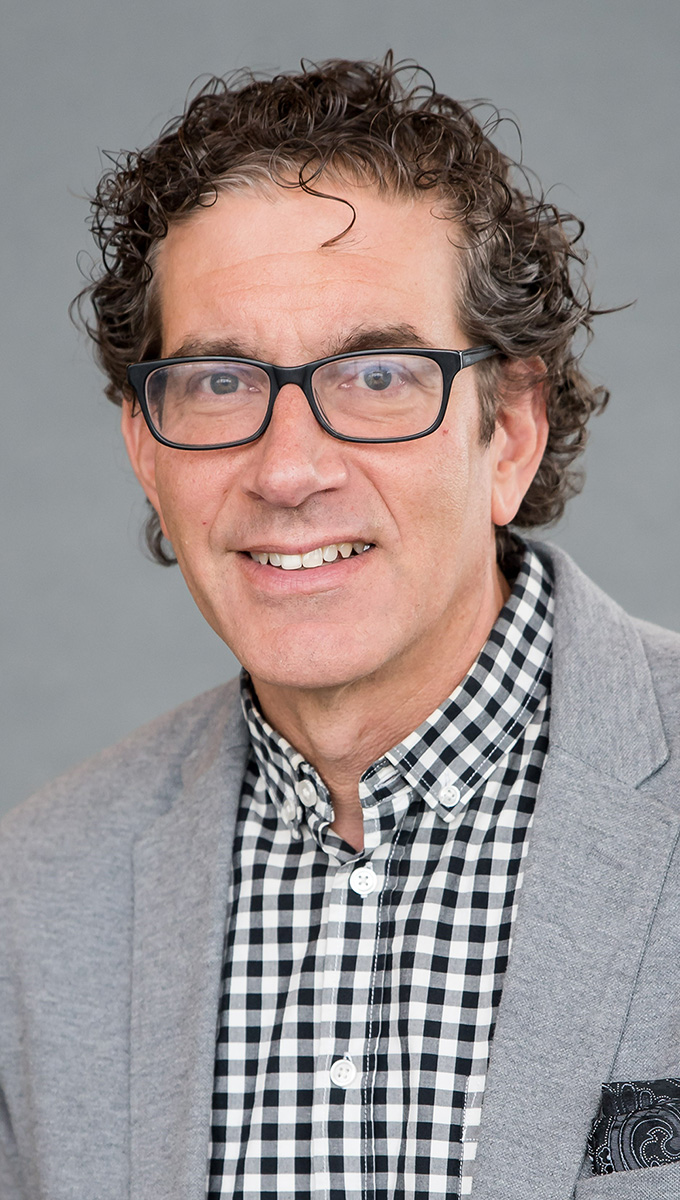 Evan Danis headshot